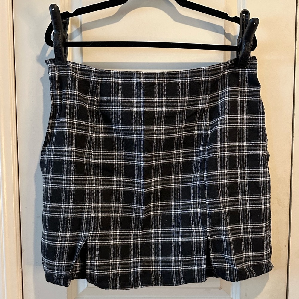 Plus black and white school girl skirt